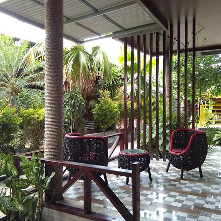 Ampana Lawaka Hotel מראה חיצוני תמונה
