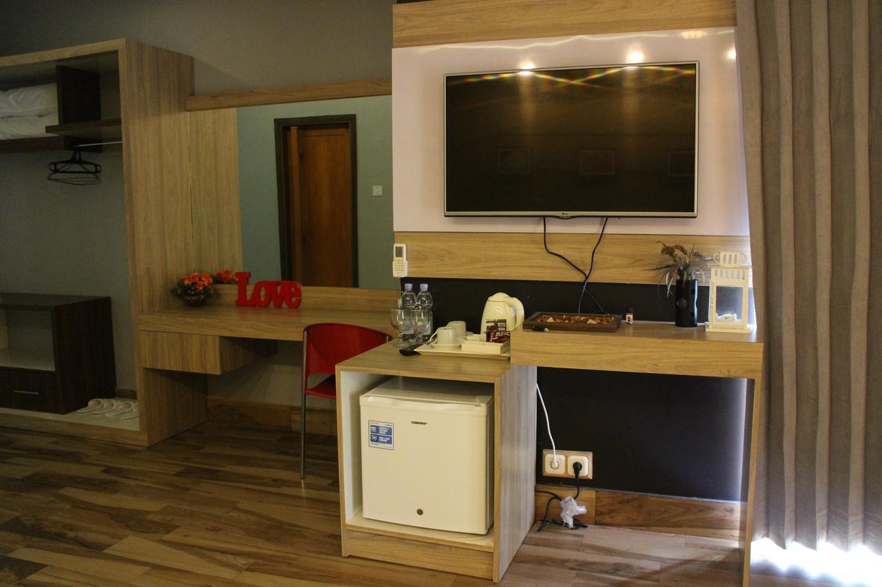 Ampana Lawaka Hotel מראה חיצוני תמונה