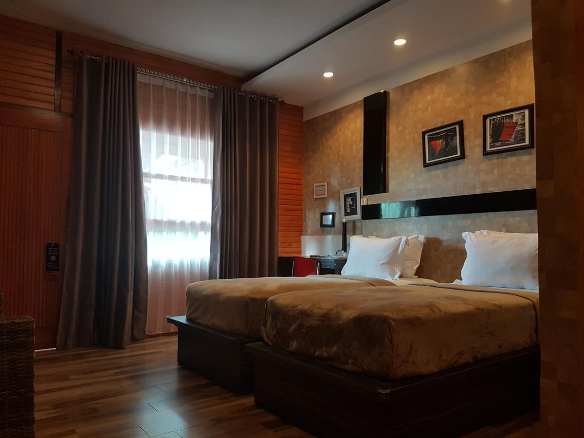 Ampana Lawaka Hotel מראה חיצוני תמונה